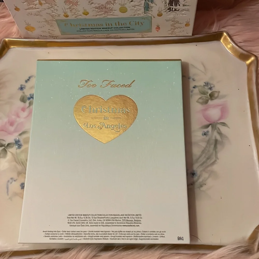Too Faced Christmas 🎄 In The City Limited Edition Makeup 💄 Collection.NIB.FIRM - Picture 10 of 16